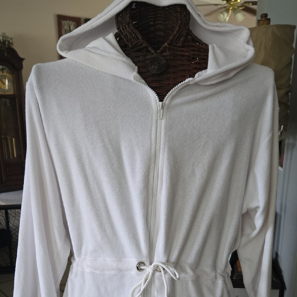 RAPZ White Hooded Terry Robe/Jacket with Drawstring Closure - Picture 5 of 13